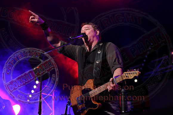 Live at the Castle Enniskillen    12-03-22-6