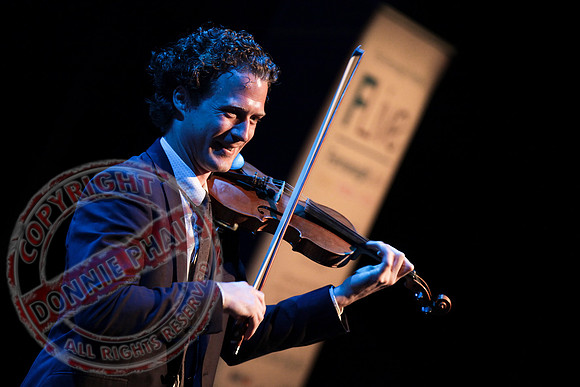 Vladimir Jablokov performing "Classic Twist".