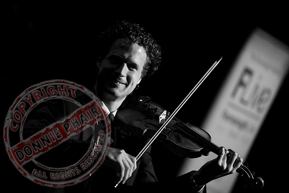 Vladimir Jablokov performing "Classic Twist".