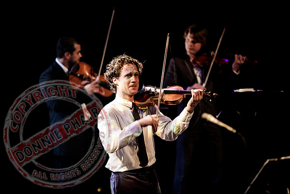 Vladimir Jablokov performing "Classic Twist".