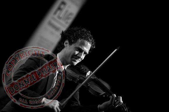 Vladimir Jablokov performing "Classic Twist".