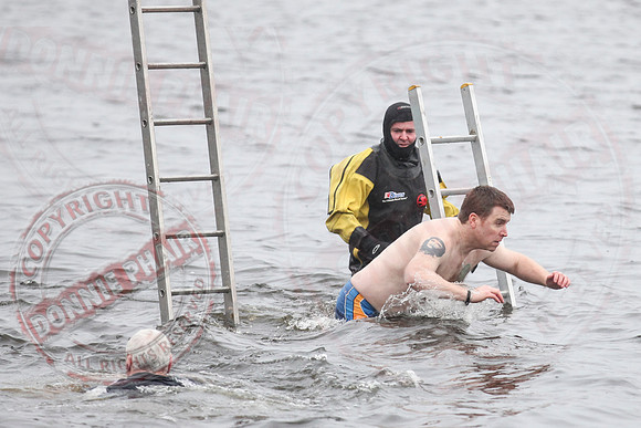 New Years Day Galloon Island Charity Swim