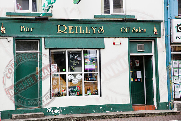 Reillys Off-Licence, Lisnaskea.