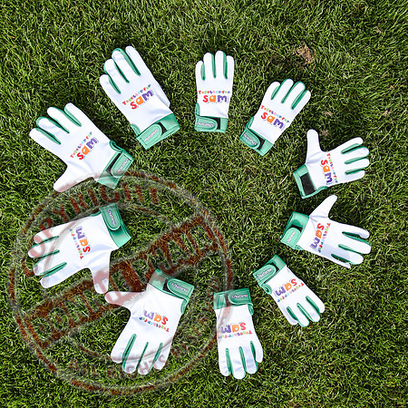 Tyrone Player, Matty Donnelly, launches Murphy's -Together For Sam- Gloves.