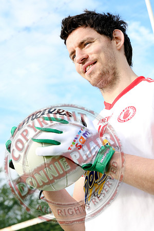 Tyrone Player, Matty Donnelly, launches Murphy's -Together For Sam- Gloves.