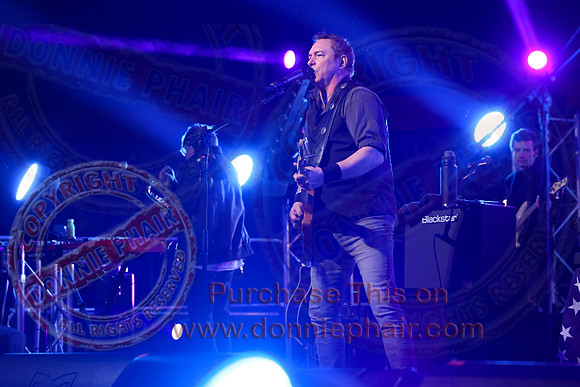 Live at the Castle Enniskillen    12-03-22-16