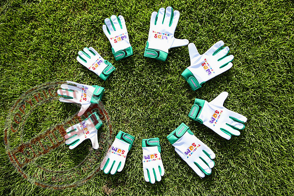Tyrone Player, Matty Donnelly, launches Murphy's -Together For Sam- Gloves.