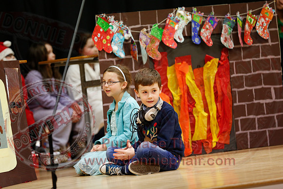 Bunscoil An Traonaigh Christmas Stories and Carols.