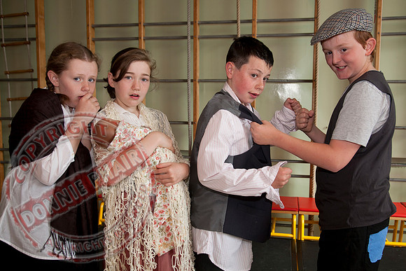 Children from the Moate Primary School