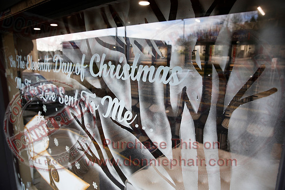 Christmas Windows Enniskillen-24