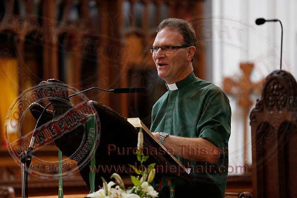 Matthew Murphy conducting the The Corpus Christi College from Oxford in St. Macartins Cathedral, Enniskillen.-7