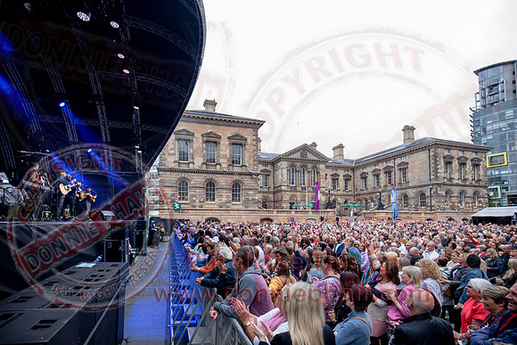 The High Kings at Custom House Square Belfast by Donnie Phair   10-08-21-112