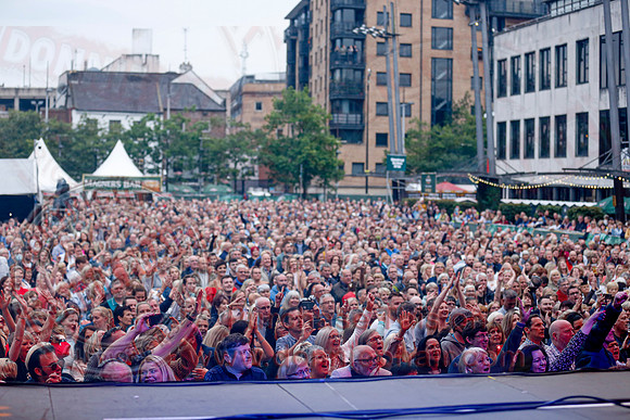 The High Kings at Custom House Square Belfast by Donnie Phair   10-08-21-119