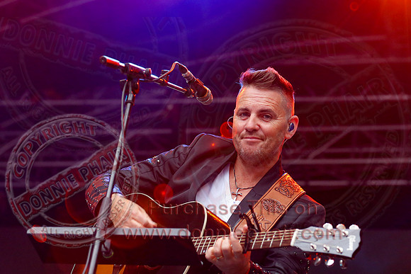 The High Kings at Custom House Square Belfast by Donnie Phair   10-08-21-38