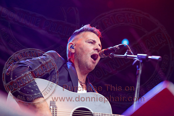 The High Kings at Custom House Square Belfast by Donnie Phair   10-08-21-46