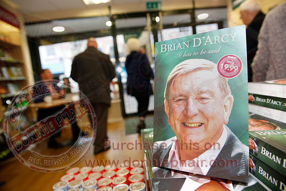 Father Brian D'Arcy Booking Signing in Easons-2
