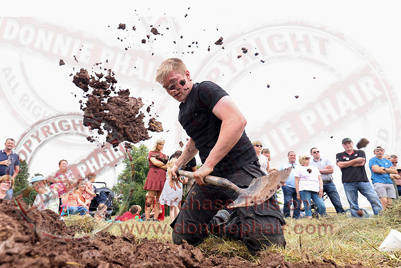 Lady of the Lake Festival World Hole Digging Competition-10