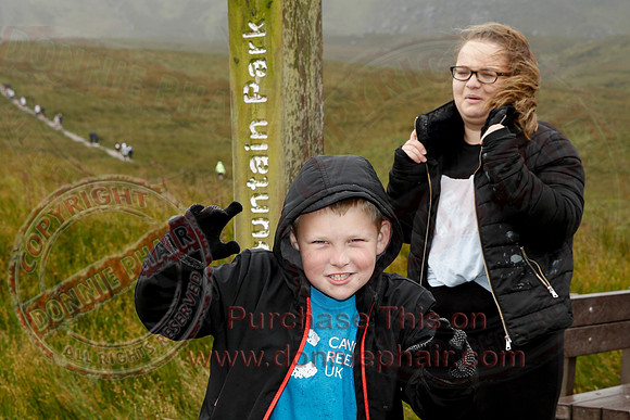 Alex Wilson raises £4000 for Cancer Research UK-2