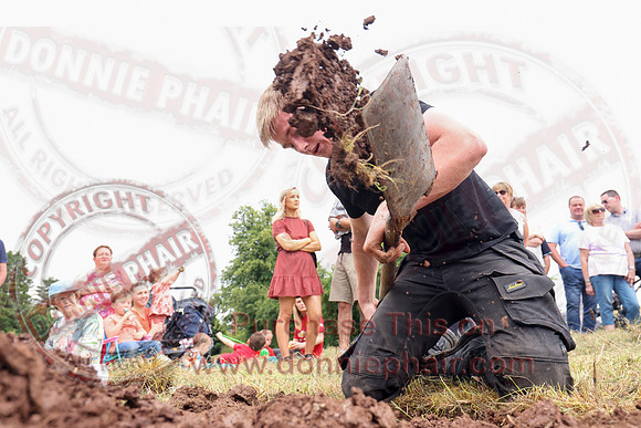 Lady of the Lake Festival World Hole Digging Competition-11