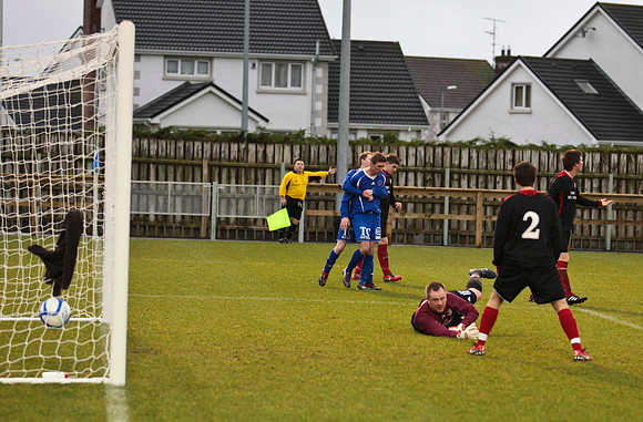 Ballinamallard V Larne.