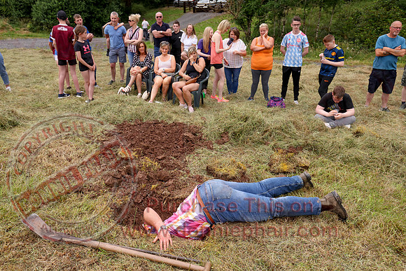 Lady of the Lake Festival World Hole Digging Competition-27
