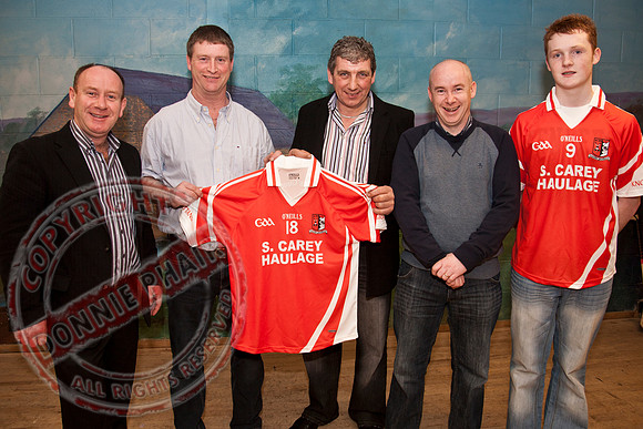 Knocks Grattan Hurling Club with their New Jerseys.