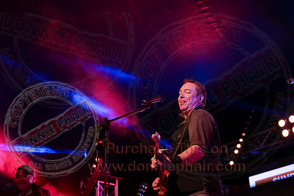 Live at the Castle Enniskillen    12-03-22-3