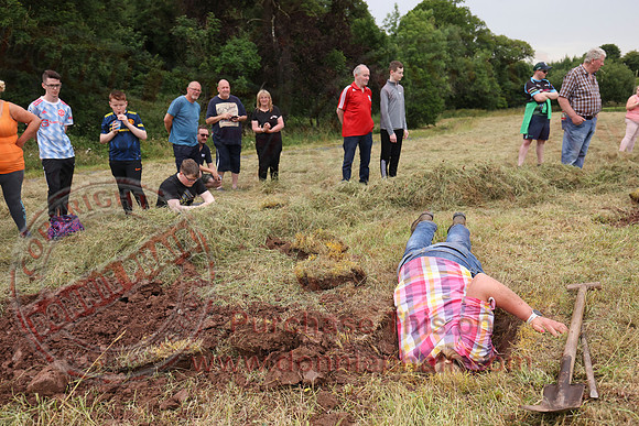 Lady of the Lake Festival World Hole Digging Competition-22