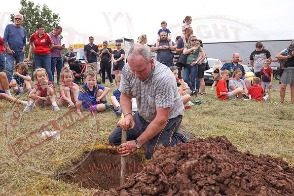 Lady of the Lake Festival World Hole Digging Competition-26