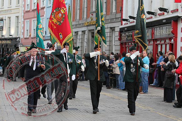 Unofficial Homecoming Parade for Soldiers.